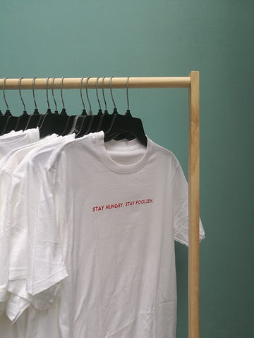 Áo thun cotton 100% in chữ Stay hungry, stay foolish (nhiều màu)