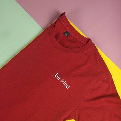 Áo thun unisex in chữ Be kind