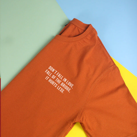 Áo thun unisex cotton 100% in chữ Don't fall in love (nhiều màu)