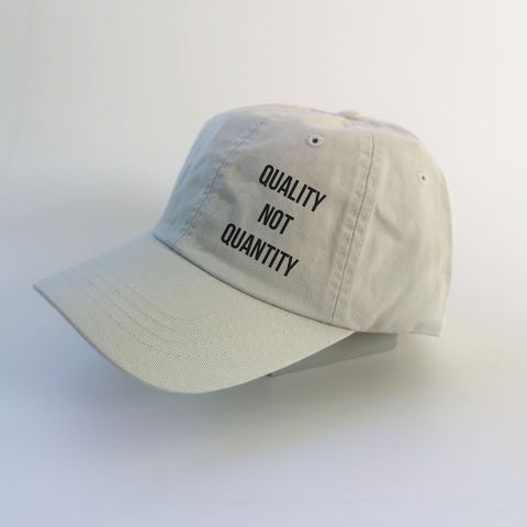 Nón lưỡi trai in chữ  Quality not quantity (form mềm)