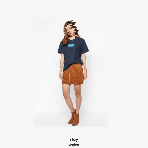 Áo thun tay ngắn cotton 100% in chữ Stay weird (nhiều màu)