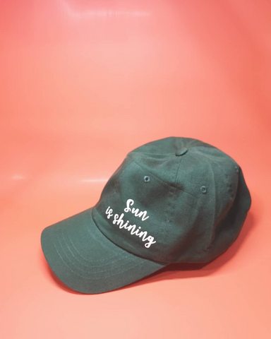 Customize nón với chữ theo yêu cầu- loại cotton cap màu xanh lá Sun is shining