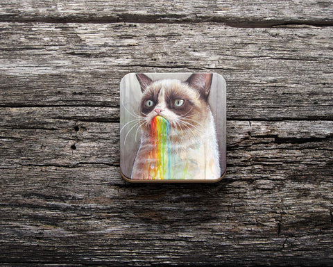 Đế ly bằng gỗ in hình Cat tastes the rainbow