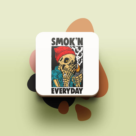 Đế ly bằng gỗ in hình Smoking Everyday